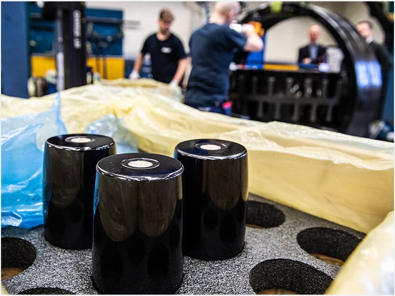o sistema de sensor de rolamentos da skf usa rolamentos incorporados com sensores para coleta de dados sistema de sensor de rolamentos da SKF para coleta de dados.