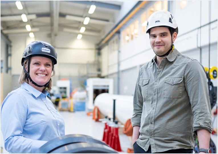 4 yvonne rydberg da SKF e jacob lungback da corpower ocean Juntos, Yvonne Rydberg, da SKF, e Jacob Ljungbäck, da CorPower Ocean, encontraram uma boa solução de rolamentos para o projeto.